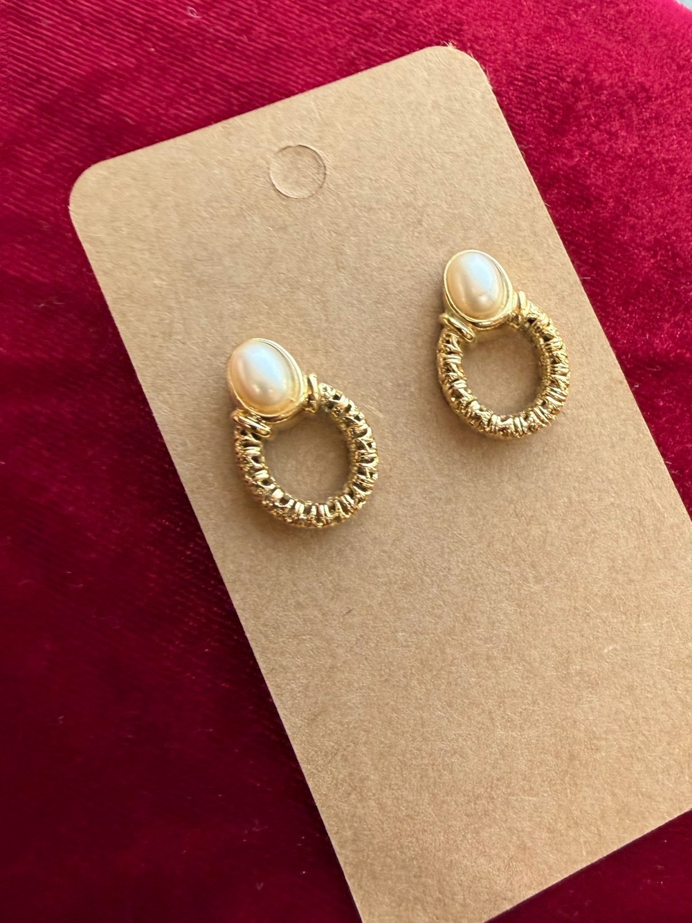 Vintage Trifari door knocker earrings
